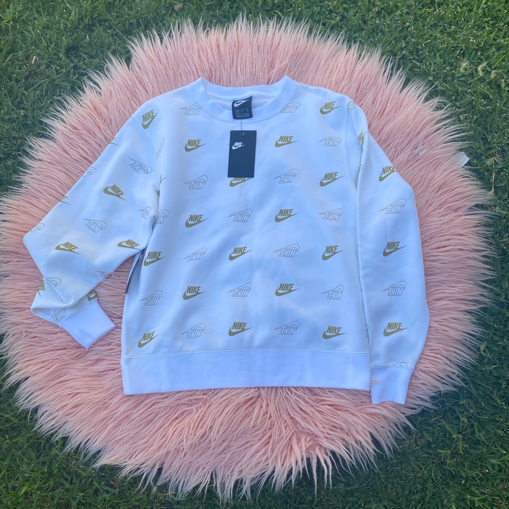 Nike sweatshirt